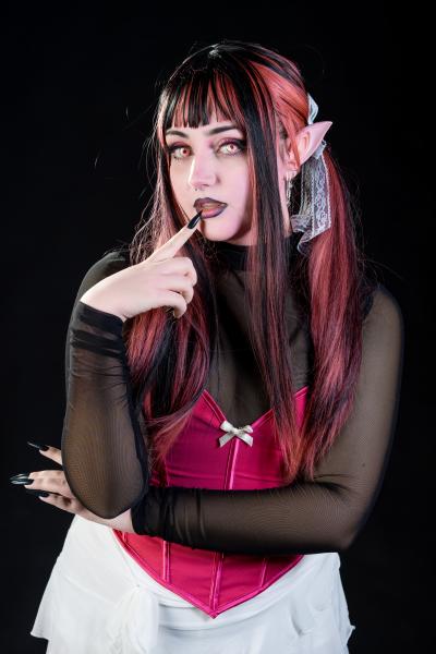 Imagen Sesion-Monster-High-25112024-Julian-Vazquez-jotavge-MUAModelo-Lucia-Martin-Draculaura-7.jpg