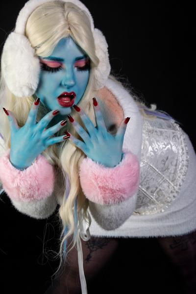 Imagen Sesion-Monster-High-25112024-fotos-Noa-Novalbos-MUAHMODELO-Aitana-Galdo-Abbey-Bominable-116-2.jpg